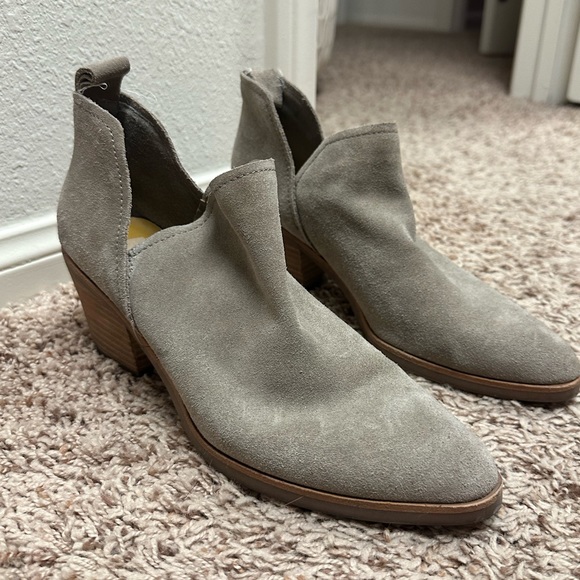 Dolce Vita Booties | 8 - Picture 2 of 6